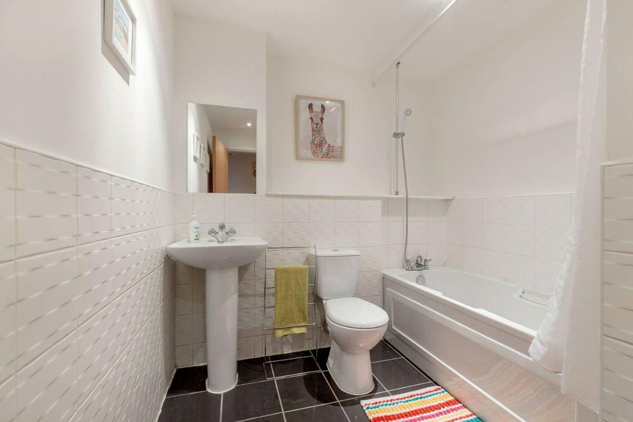Apartamento Modern Riverfront Apt. 10 Mins From Hydro/secc