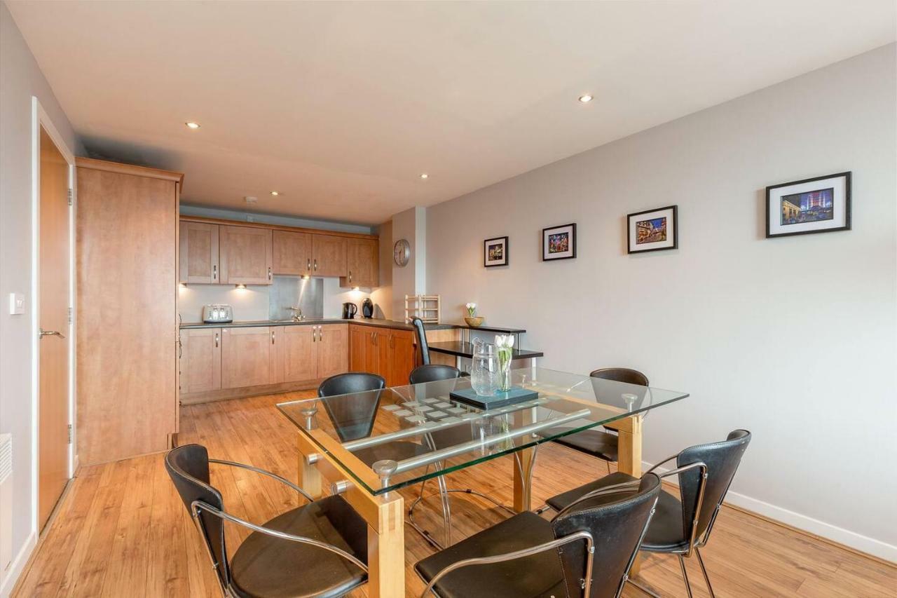 Modern Riverfront Apt. 10 Mins From Hydro/secc Apartamento *
